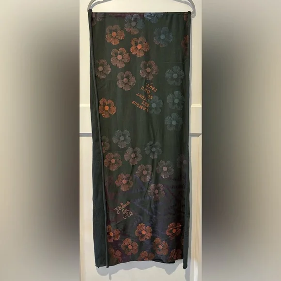 Blue Fish Hand Printed Scarf - Floral Knit in Olive Drab - Picture 4 of 4